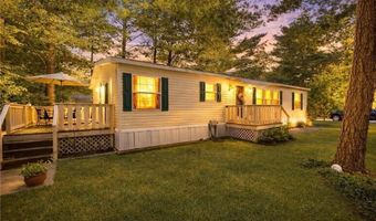 8 King Philip Rd, Coventry, RI 02816