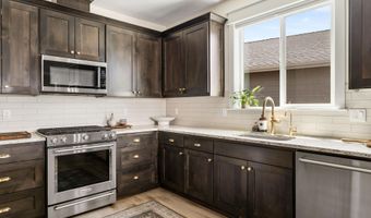 2608 NW Compass Corner Loop, Bend, OR 97703