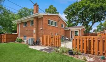 1804 E Euclid Ave, Arlington Heights, IL 60004
