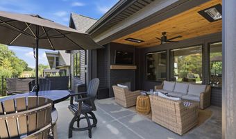 2100 Golfview Dr, Auburn, IN 46706