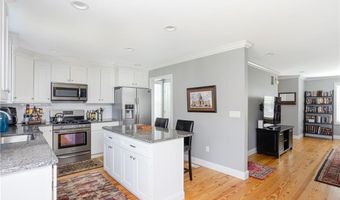 52 Bedlow Ave, Newport, RI 02840