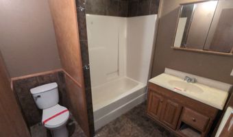 421 S 8th St, Albia, IA 52531