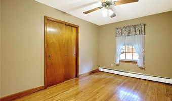 98 Iroquois Rd, Cumberland, RI 02864