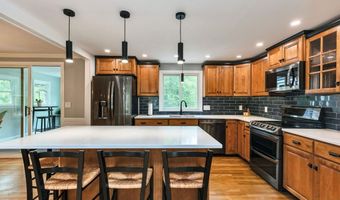 66 Cambridge Rd, Bedford, NH 03110