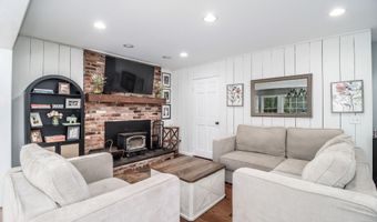 20 Puritan Valley Rd, Brookfield, CT 06804