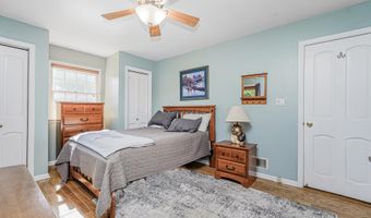 27 Southview Ter S, Middletown, NJ 07748