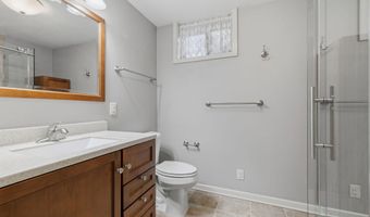 4002 Edgewater Dr, Ames, IA 50010