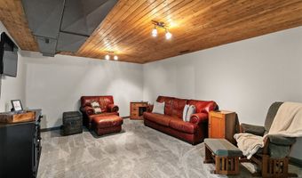 1422 Alderwood Dr, Altoona, IA 50009