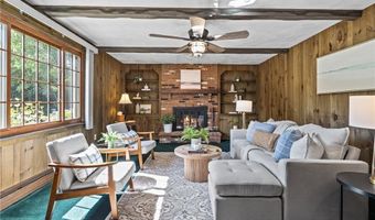 4 Karen Ln, Bristol, RI 02809