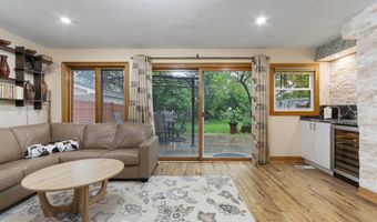 1145 S Chestnut Ave, Arlington Heights, IL 60005