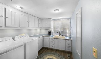 108 Gardner Pl, Cascade, ID 83611