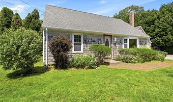 6 Lakewood Dr, Narragansett, RI 02882