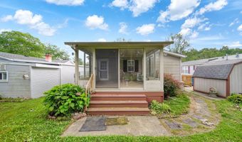 817 Savannah River Dr, Adrian, MI 49221