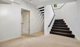 9100 ALDERSHOT Dr, Bethesda, MD 20817