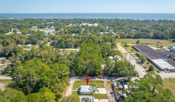 200 13th St, Apalachicola, FL 32320