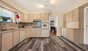 374 W LEXINGTON Ave, Astoria, OR 97103