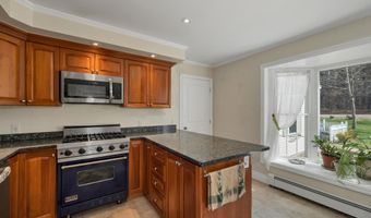 22 Fairway Dr, Ashland, NH 03217