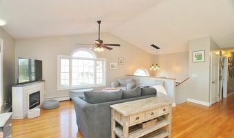 14 Virginia Ln, Bangor, ME 04401