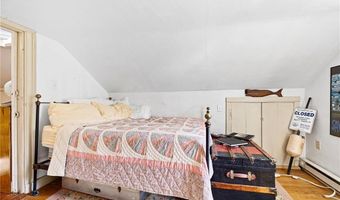 23 Willow St, Newport, RI 02840