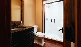 4114 Cochrane Pkwy, Ames, IA 50014