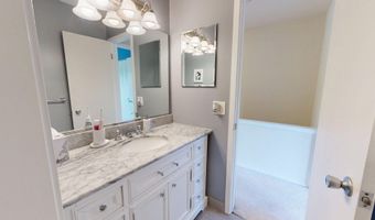 718 Peninsula Ct, Ann Arbor, MI 48105
