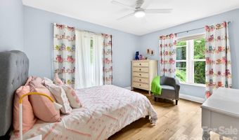 153 Skyview Cir, Asheville, NC 28804