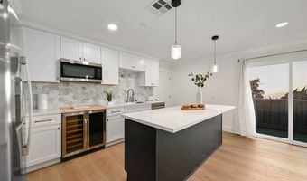 4367 Summit Dr, La Mesa, CA 91941