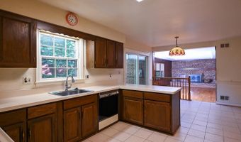6820 COLBURN Dr, Annandale, VA 22003