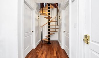 33 Crescent Ave, Beverly, MA 01915
