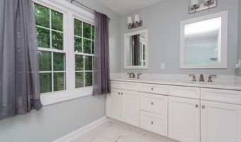 6 Valley Ct, Bethel, CT 06801