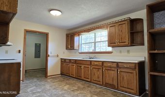 324 Circle R Dr, Benton, TN 37307