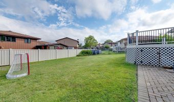 1233 N Hickory Trl, Addison, IL 60101