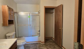 324 Circle R Dr, Benton, TN 37307