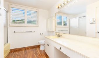 999 Wilder Ave 305, Honolulu, HI 96822