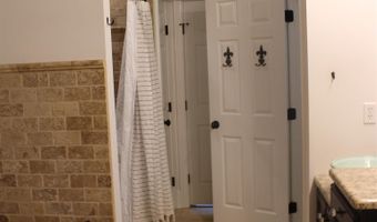 120 Cotton St, Belle Chasse, LA 70037