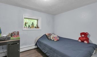 76 Union St, Barre, MA 01005