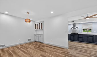 29 Ravenwood Blvd, Barnegat, NJ 08005