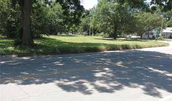 422 NE H St, Ardmore, OK 73401