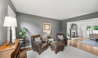 501 Oak Leaf Manor Ct, Ballwin, MO 63021