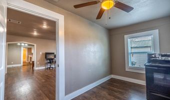 203 W Purdom Ave, Alvarado, TX 76009