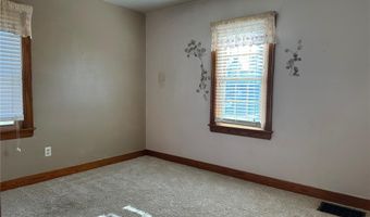 107 W Walnut St, Anamosa, IA 52205