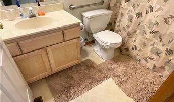 1700 Carriage Homes Dr SW B, Austin, MN 55912