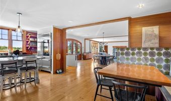 294 Ocean Ave, Newport, RI 02840