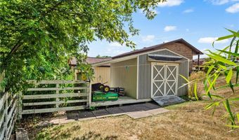 494 Angela Dr, Aliquippa, PA 15001
