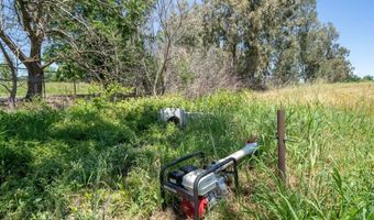 Deschutes Road, Anderson, CA 96007