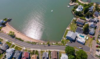 198 Shore Dr, Branford, CT 06405