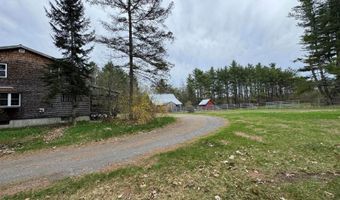 7 Howard Siding Ln, Abbot, ME 04406