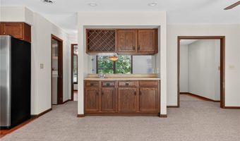 12757 Chamberlain Rd, Aurora, OH 44202