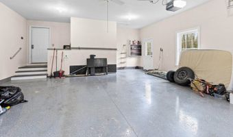 183 Skyline Rd, Bangor, ME 04401