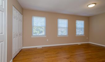 255 Garth Ct, Old Bridge, NJ 08857